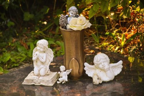 Symbolbild Grabschmuck